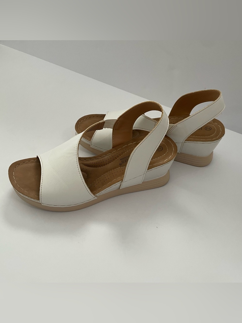 Henry Ferrera White Open-Toe Slingback Sandals Size 9.5 - Picture 2 of 7
